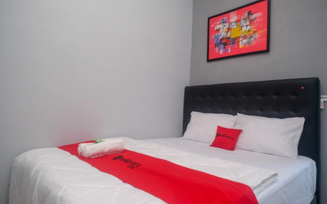 RedDoorz Near Dr Oen Solo Baru Hospital – Guest Rooms – Klaten