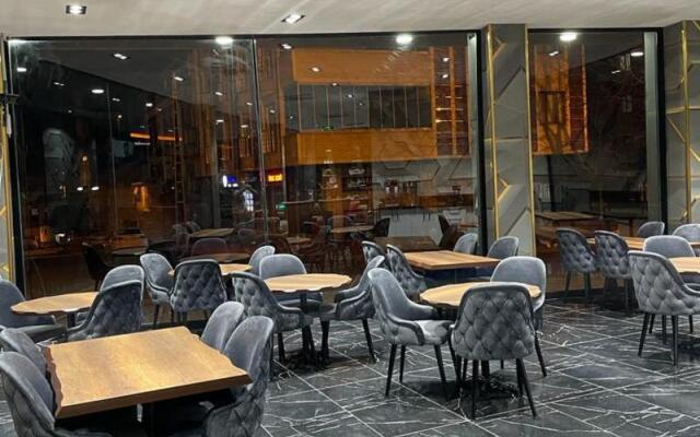 Med Airport Hotel