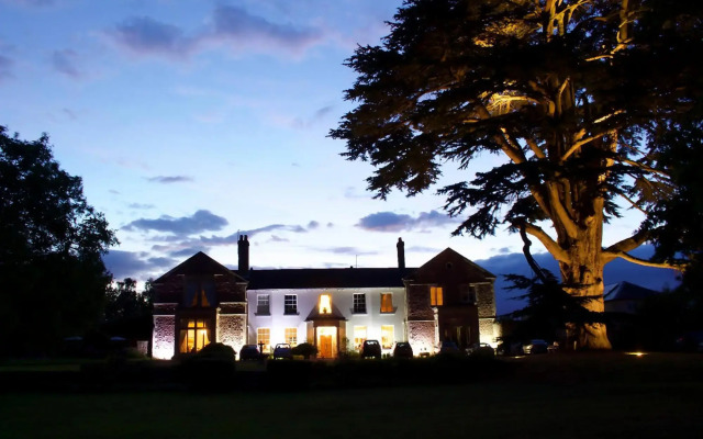 Glewstone Court Country House Hotel