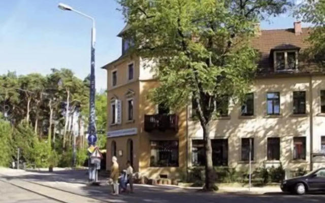 Pension an der Pillnitzer Schlossfaehre