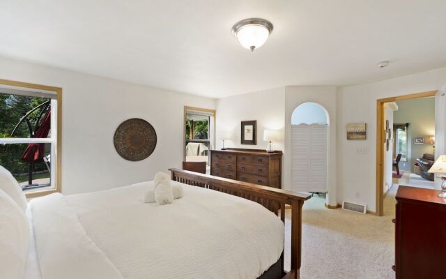 Parkside Gardens | Shady Private Yard W/ Hot Tub!