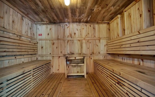 Phuruaboutique Hotel & Saunas