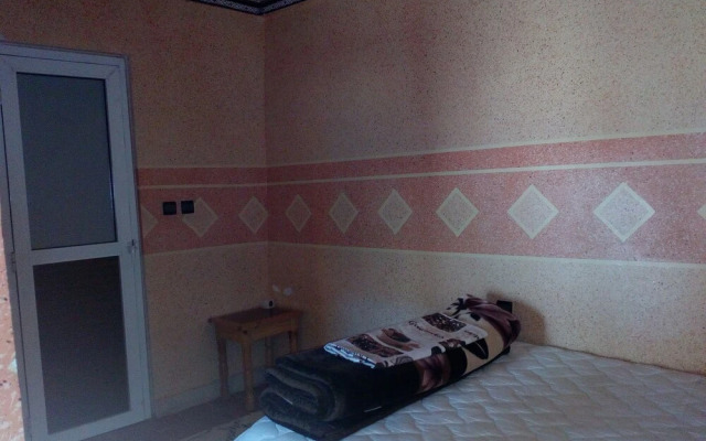 Room in Guest Room - Gîte Tawada - Happy Valley - Room for 3 People
