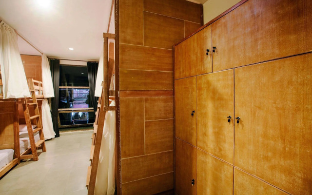 Lokal Bali Hostel