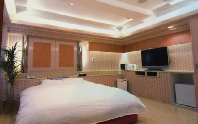 Hills 1 (Adult Only)