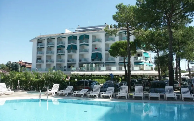 Studio Apartment With Pool in Jesolo