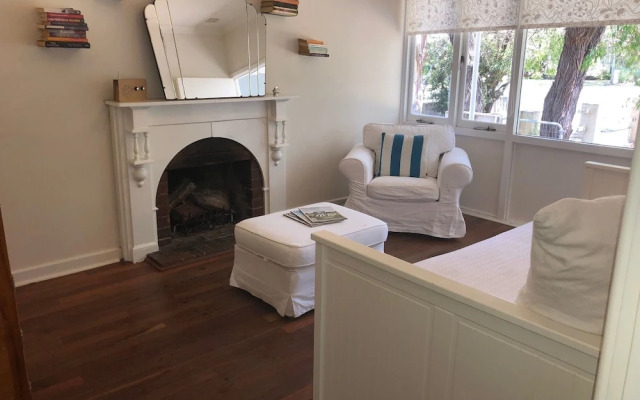 Barefoot Beach Cottage