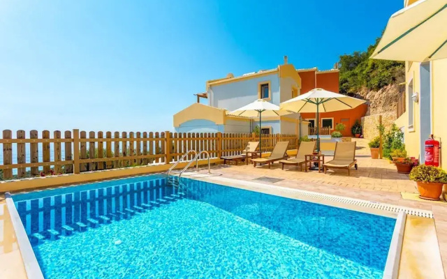 Villa Sequoia Yellow
