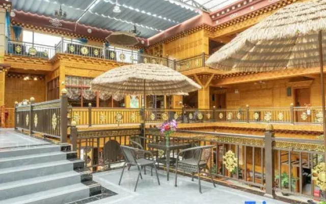Yunxian Chinese Inn Homestay