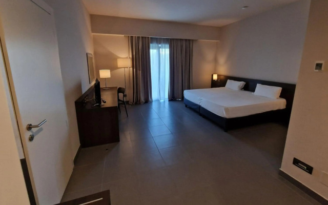 Inn Naples Airport