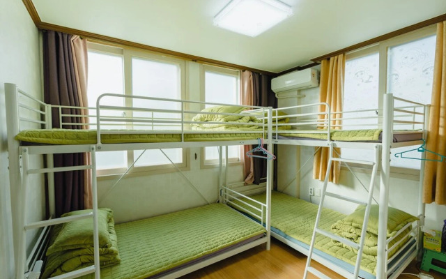 Panda Guesthouse - Hostel