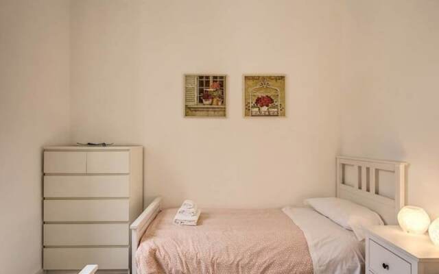 Colosseo 2 Bedroom Walking Distance