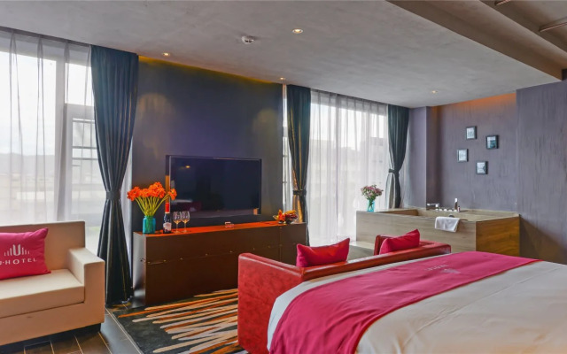 U Hotel