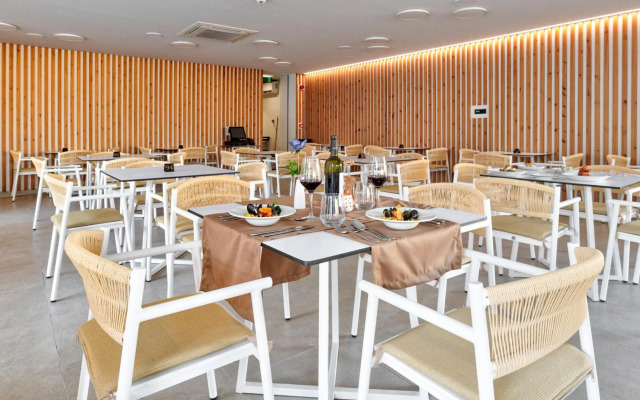White Olive Elite Laganas - All Inclusive