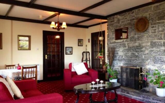 Ard Einne House