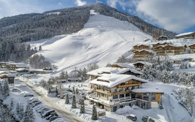 Apartment in Saalbach Near ski Area