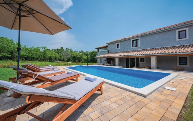 Beautiful Home in Katun With Wifi and 3 Bedrooms