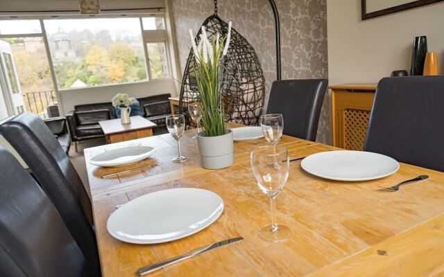 Royal Mile 2BR Apartment Private Balcony