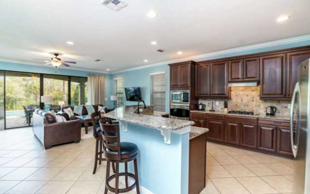 Ultimate 5 Bed 5 Ba Villa with Game Room, Pool & Spa - Ihr4021