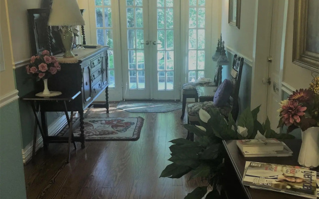 Historic 1859 Woldert-spence Manor