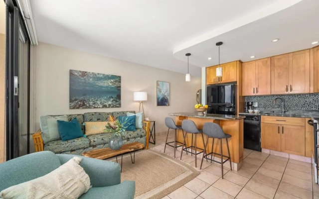 Kihei Surfside, #305 1 Bedroom Condo by RedAwning