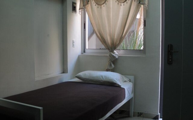 Hostel Oasis Centro by oyo rooms