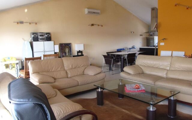 Apartment Flach