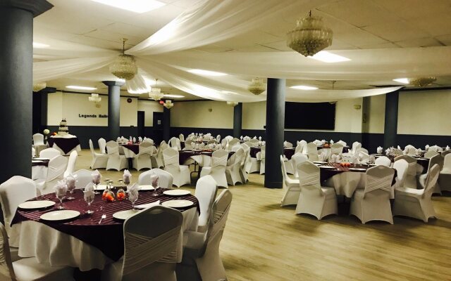 Travelodge by Wyndham Conference Centre & Suites Whitecourt