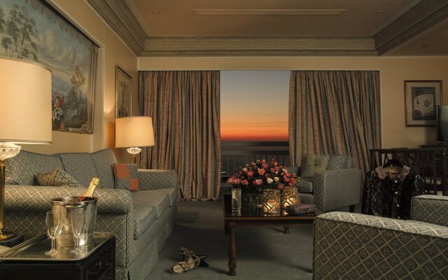 Al Bustan Hotel