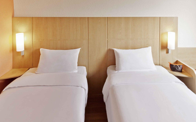 ibis Shanghai Chengshan Road Hotel