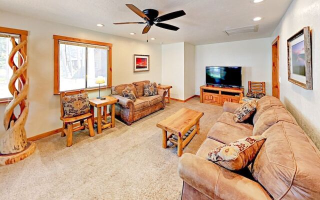 Quiet 2BR Home w/ Kid-Friendly Yard