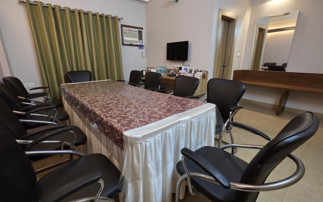 Hotel Gulmohar Grand
