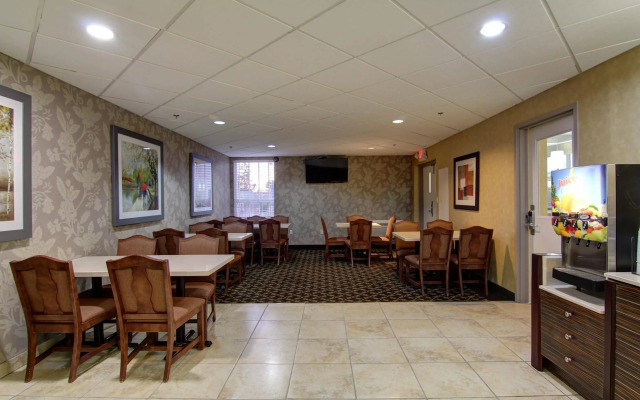 Best Western Plus Bowmanville