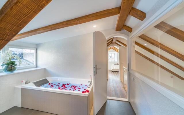 Feel like an Emperor Apartment