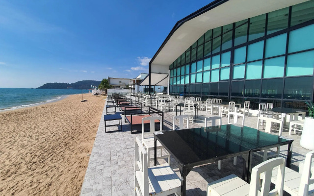 Rattana Pura Beach Resort