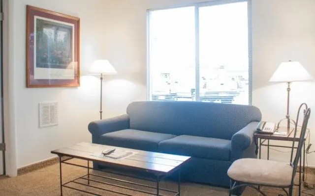 Sky Harbor Suites