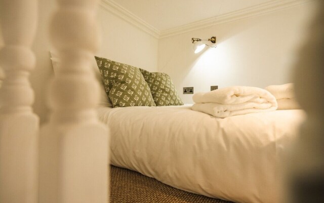 Castle Beach - Spectacular Victorian Villa