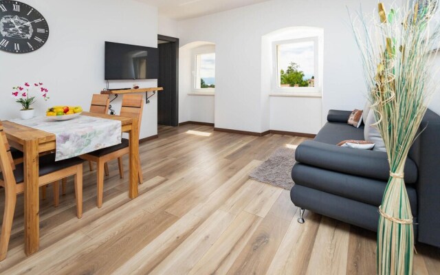 Beautiful Apartment in Veprinac With Wifi and 2 Bedrooms