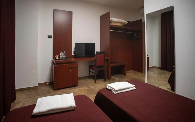 Hotel Tiby