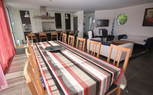 Luxurious Villa with Private Pool in Loctudy France