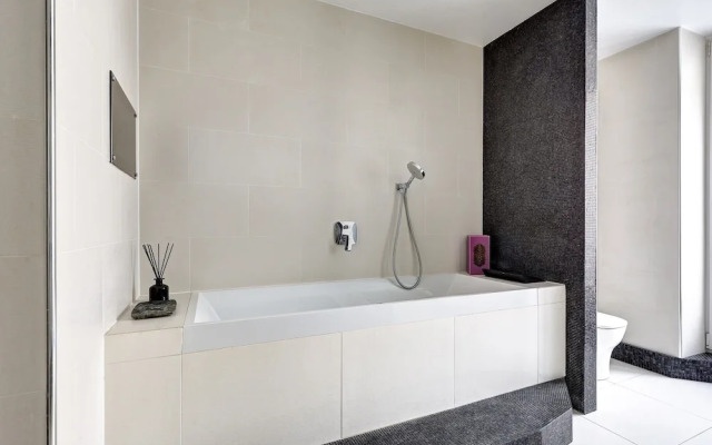 Elegant 3BR Arc de Triomphe