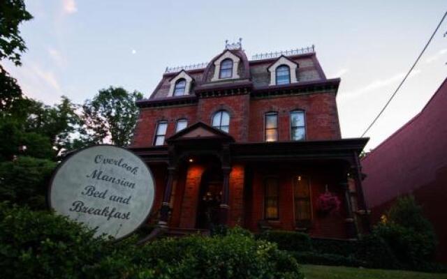 Overlook Mansion Bed & Breakfast