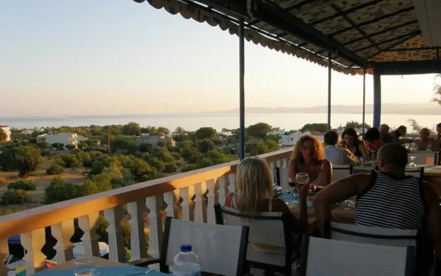 Pefkos Garden