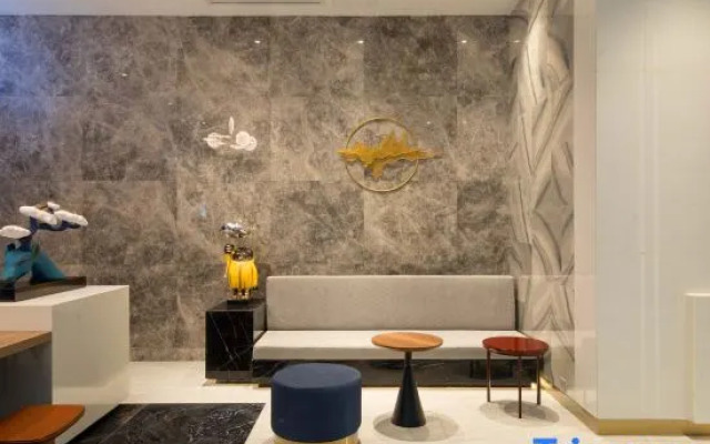 Orange Hotel (Nanjing South Railway Station Baijiahu)