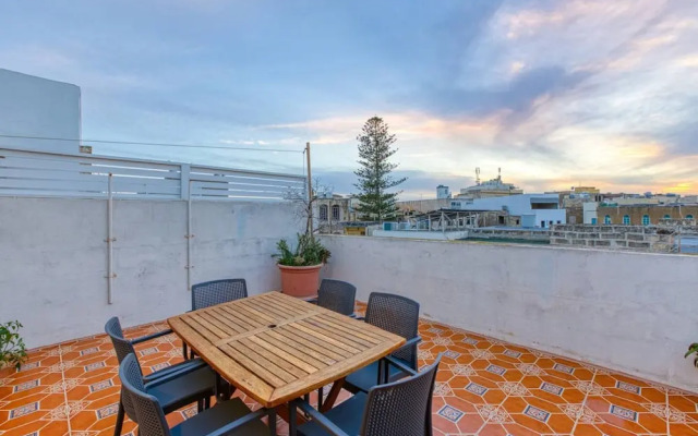 St James the Traditional 4-bed Townhouse Terrace