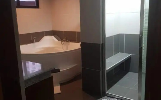 Platinum Hotel