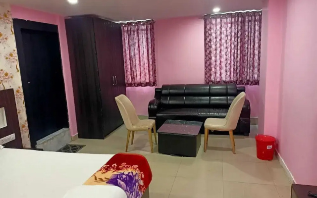 Raj Mahal Rooms & Banquet Hall