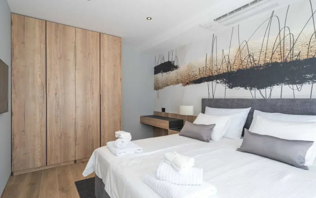 Apartments Villa Royale - Luxury One Bedroom Apartment With Terrace