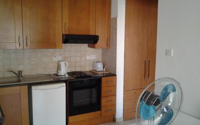 Artemis Karas Holidays Apartment