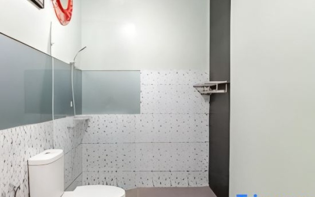 Cozzy Villa Beach House 888 Canggu – Bathroom – Canggu